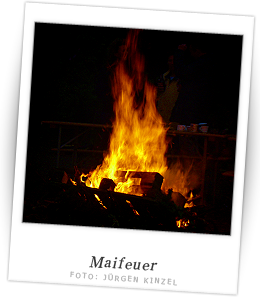 Traditionelles Maifeuer